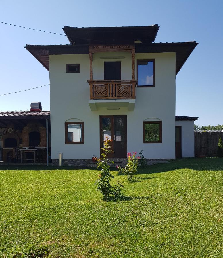 Villa La Bunicu à Polovragi Extérieur photo