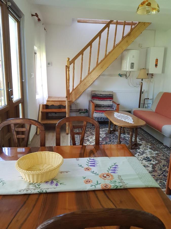 Villa La Bunicu à Polovragi Extérieur photo