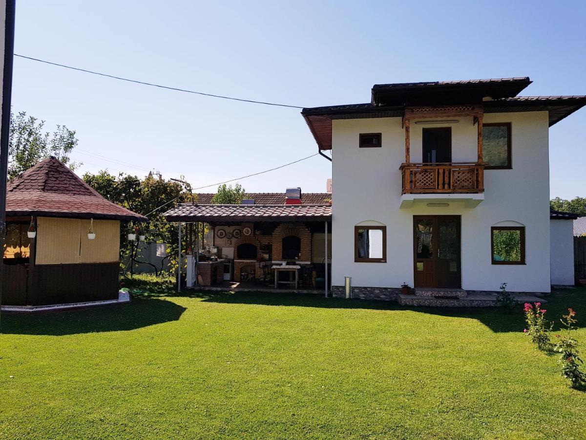 Villa La Bunicu à Polovragi Extérieur photo