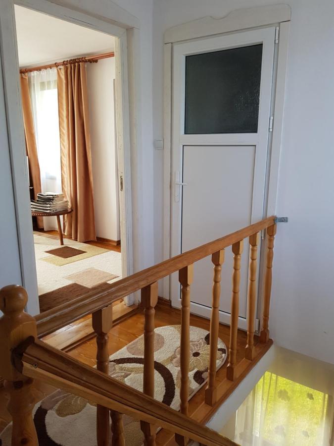 Villa La Bunicu à Polovragi Extérieur photo